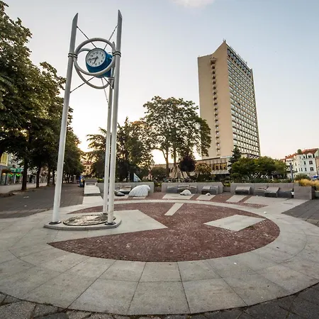 2 Bedrooms - Downtown - Excellent Location Lägenhet