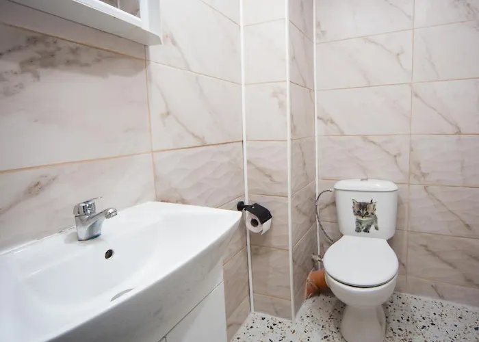 2 Bedrooms - Downtown - Excellent Location *