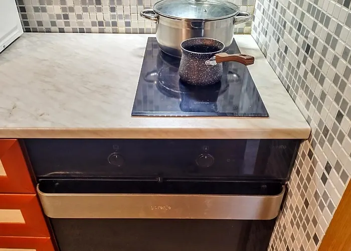 Апартамент 2 Bedrooms - Downtown - Excellent Location Бургас