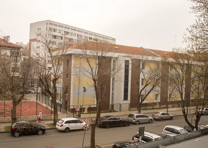 2 Bedrooms - Downtown - Excellent Location *